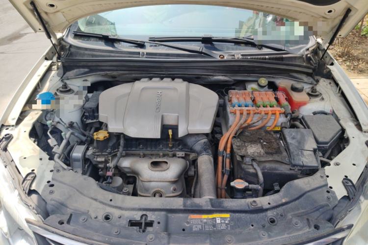 Used Roewe e550 2014 Flagship Edition Engine Bay