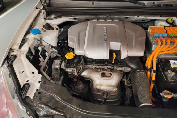 Used Roewe e550 2014 Flagship Edition Engine Bay Right