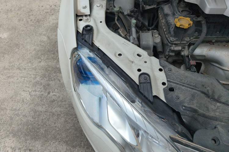 Used Roewe e550 2014 Flagship Edition Engine Bay Right