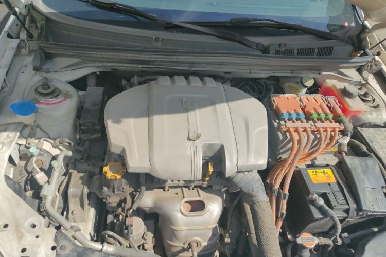 Used Roewe e550 2014 Flagship Edition Engine Bay