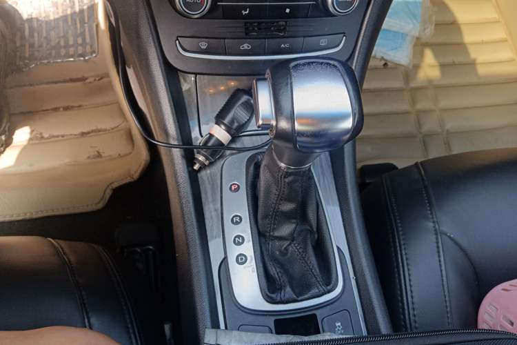 Used Roewe e550 2014 Flagship Edition Gear Lever