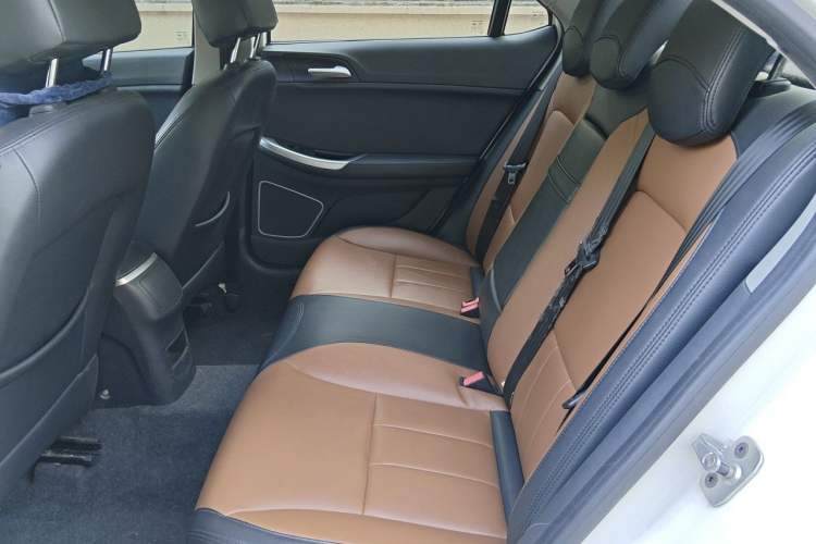 Used Roewe e550 2014 Flagship Edition Left Rear Seat