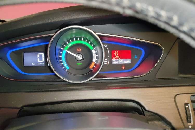 Used Roewe e550 2014 Flagship Edition Odometer Close Up