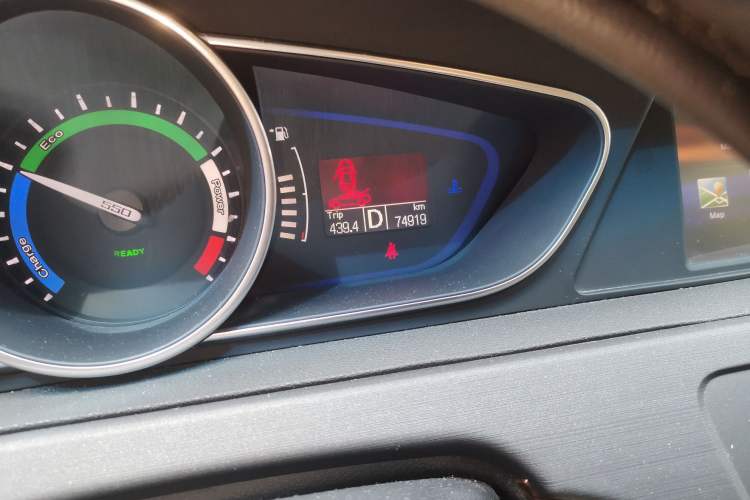 Used Roewe e550 2014 Flagship Edition Odometer Close Up