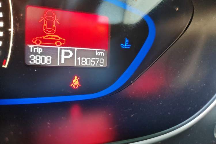 Used Roewe e550 2014 Flagship Edition Odometer Close Up