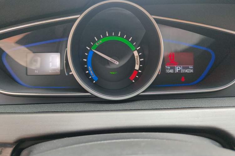 Used Roewe e550 2014 Flagship Edition Odometer Close Up