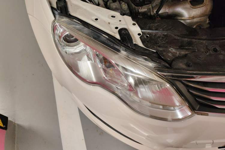 Used Roewe e550 2014 Flagship Edition Right Front Headlight