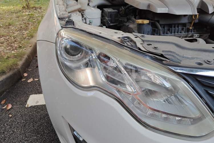 Used Roewe e550 2014 Flagship Edition Right Front Headlight