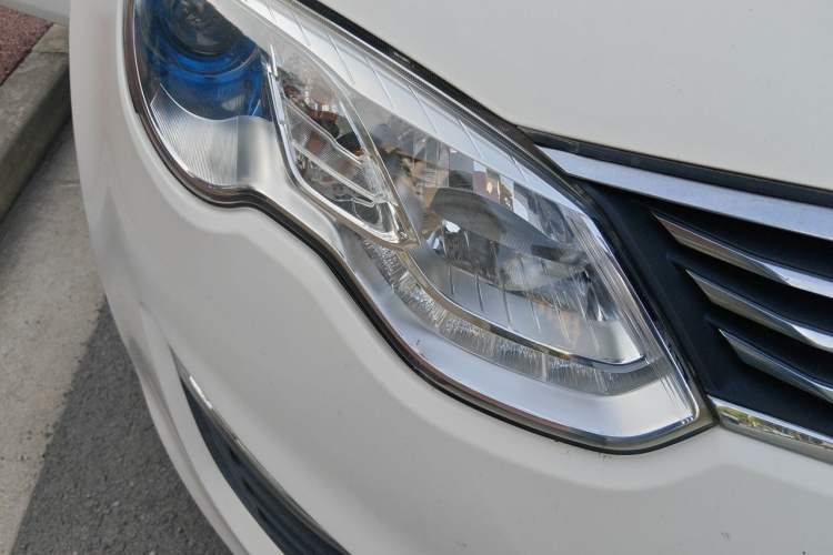 Used Roewe e550 2014 Flagship Edition Right Front Headlight
