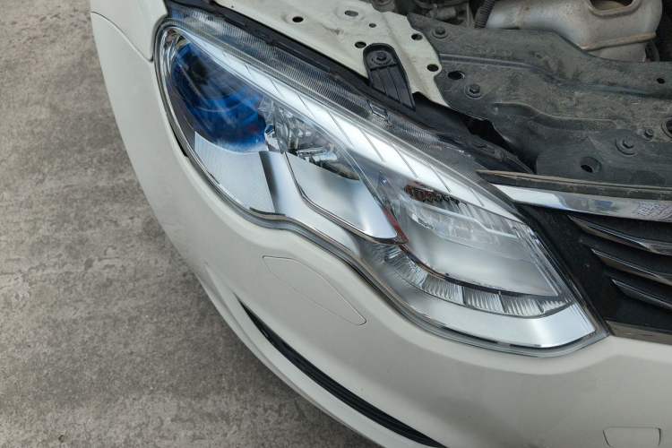 Used Roewe e550 2014 Flagship Edition Right Front Headlight