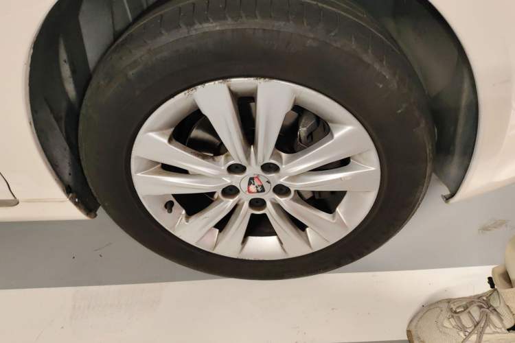 Used Roewe e550 2014 Flagship Edition Right Front Wheel Hub