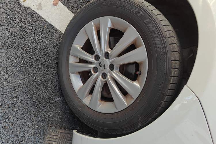 Used Roewe e550 2014 Flagship Edition Right Front Wheel Hub