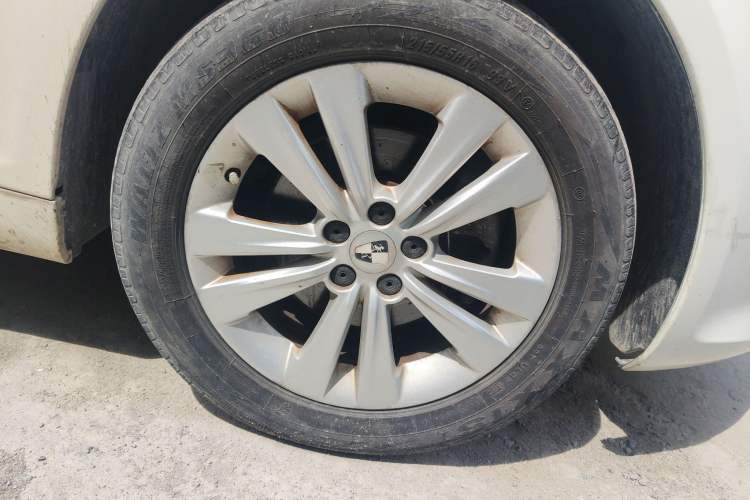 Used Roewe e550 2014 Flagship Edition Right Front Wheel Hub