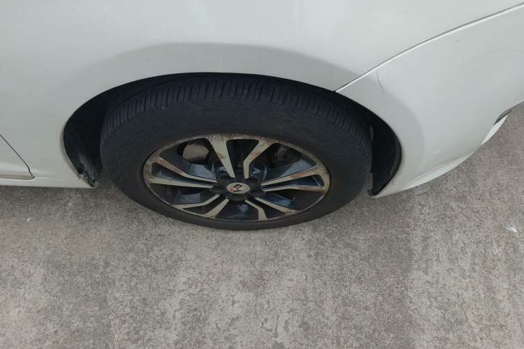 Used Roewe e550 2014 Flagship Edition Right Front Wheel Hub