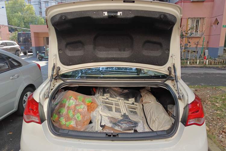 Used Roewe e550 2014 Flagship Edition Trunk