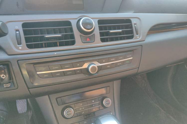 Used Roewe e550 2016 Deluxe Edition Audio And AC Panel