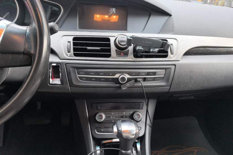 Used Roewe e550 2016 Flagship Edition Audio And AC Panel