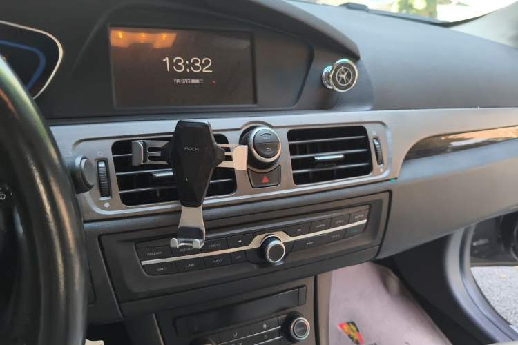 Used Roewe e550 2016 Flagship Edition Audio And AC Panel
