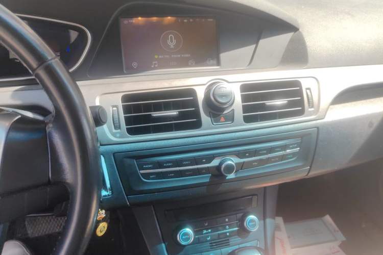 Used Roewe e550 2016 Deluxe Edition Audio And AC Panel