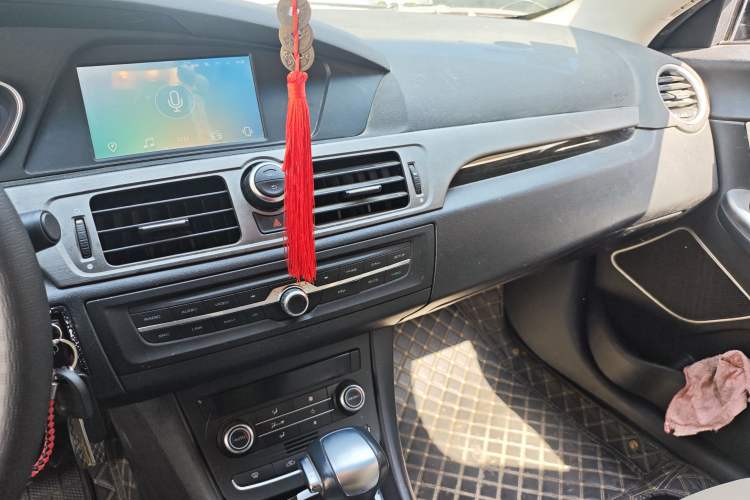 Used Roewe e550 2016 Deluxe Edition Audio And AC Panel