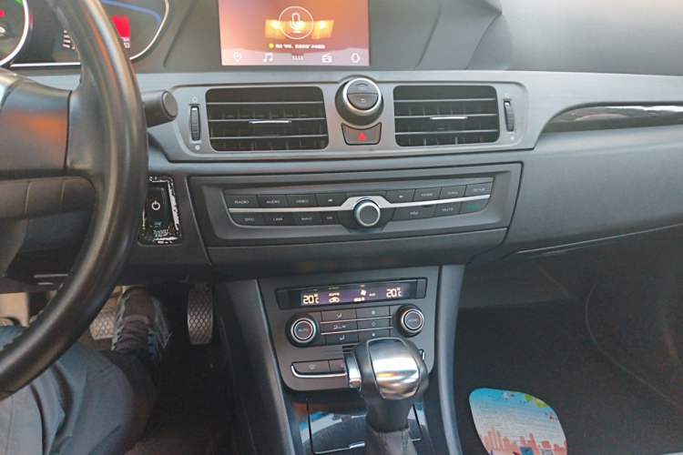 Used Roewe e550 2016 Deluxe Edition Audio And AC Panel