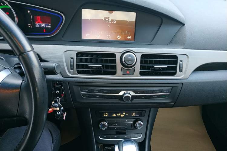 Used Roewe e550 2016 Deluxe Edition Audio And AC Panel