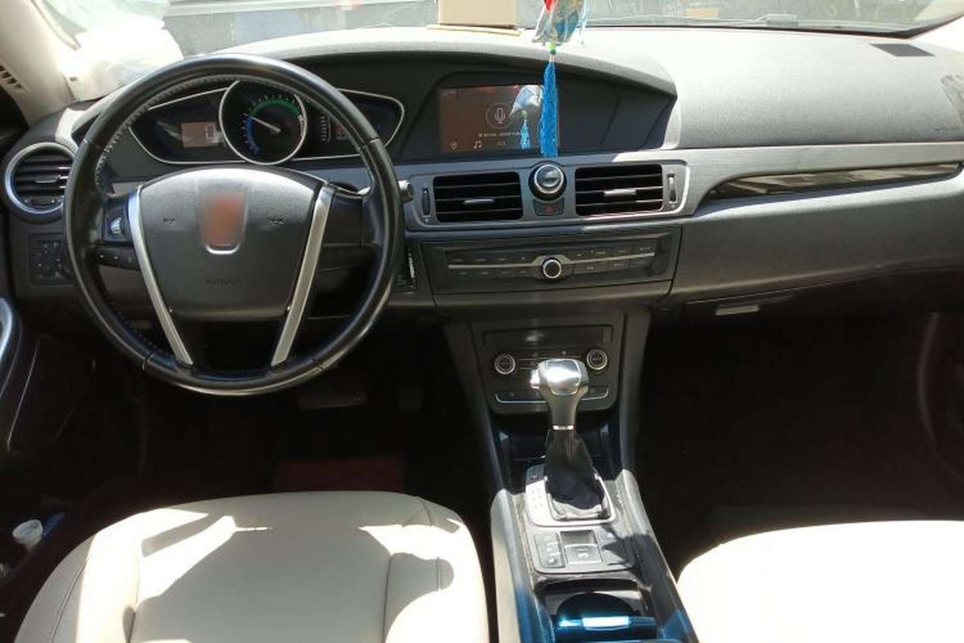Used Roewe e550 2016 Deluxe Edition Center Console