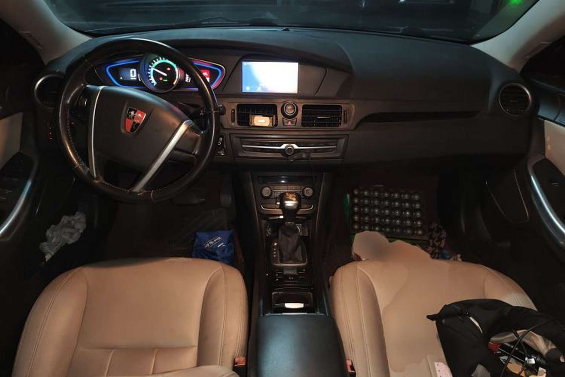 Used Roewe e550 2016 Deluxe Edition Center Console