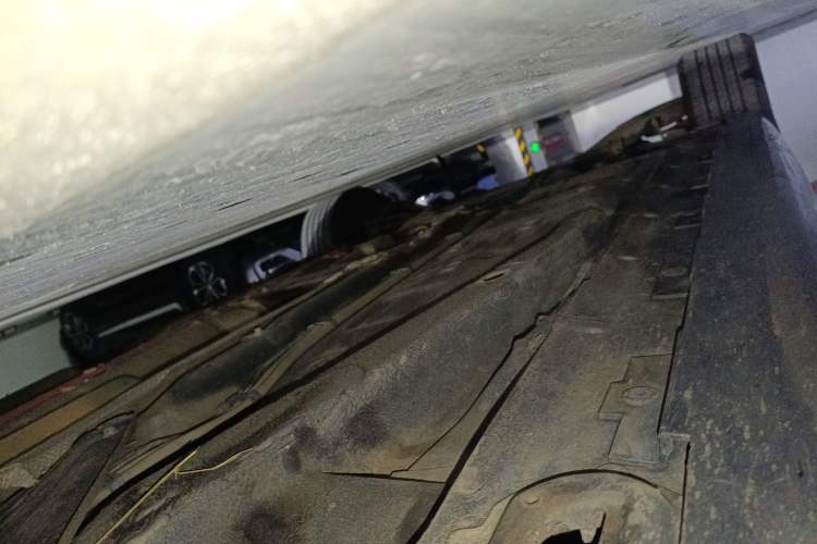 Used Roewe e550 2016 Deluxe Edition Chassis Front Right