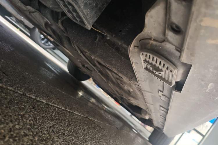 Used Roewe e550 2016 Deluxe Edition Chassis Rear Right