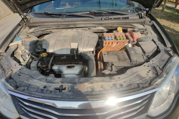 Used Roewe e550 2016 Deluxe Edition Engine Bay