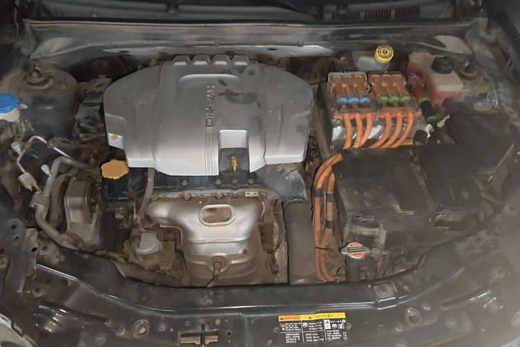 Used Roewe e550 2016 Deluxe Edition Engine Bay
