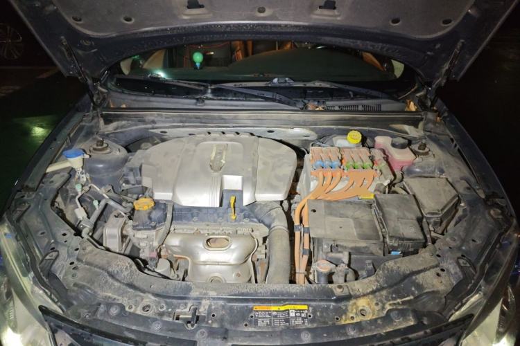 Used Roewe e550 2016 Deluxe Edition Engine Bay