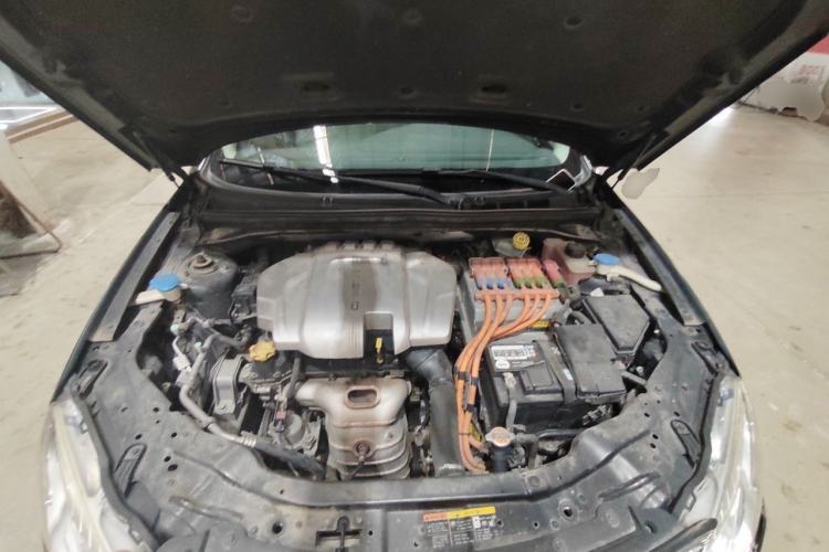Used Roewe e550 2016 Flagship Edition Engine Bay