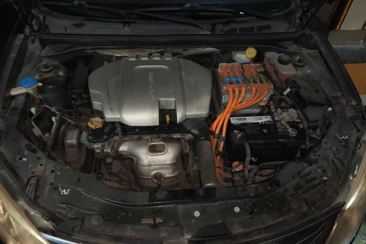 Used Roewe e550 2016 Deluxe Edition Engine Bay