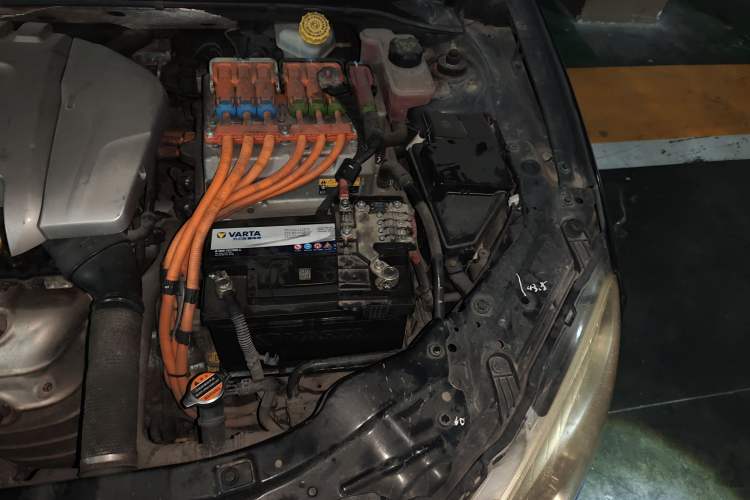 Used Roewe e550 2016 Deluxe Edition Engine Bay Left