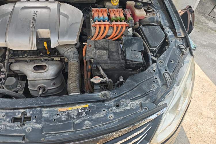 Used Roewe e550 2016 Deluxe Edition Engine Bay Left