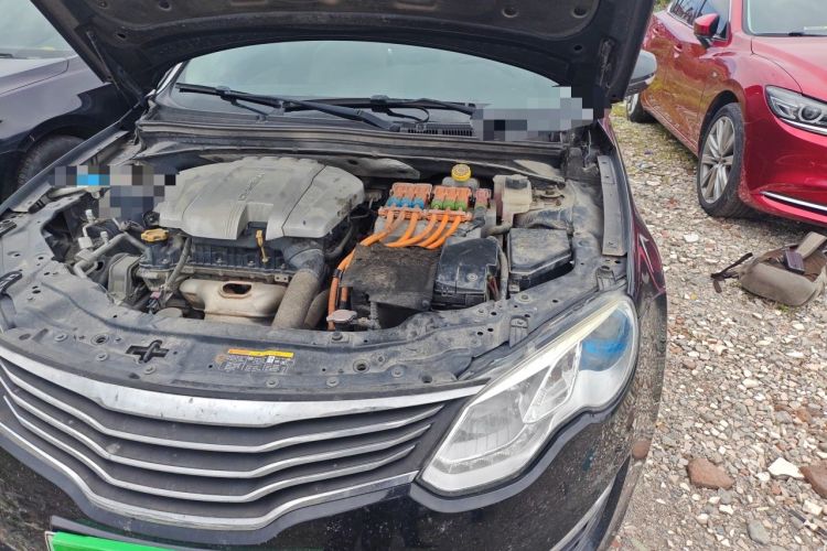 Used Roewe e550 2016 Deluxe Edition Engine Bay Left