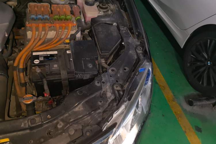 Used Roewe e550 2016 Deluxe Edition Engine Bay Left