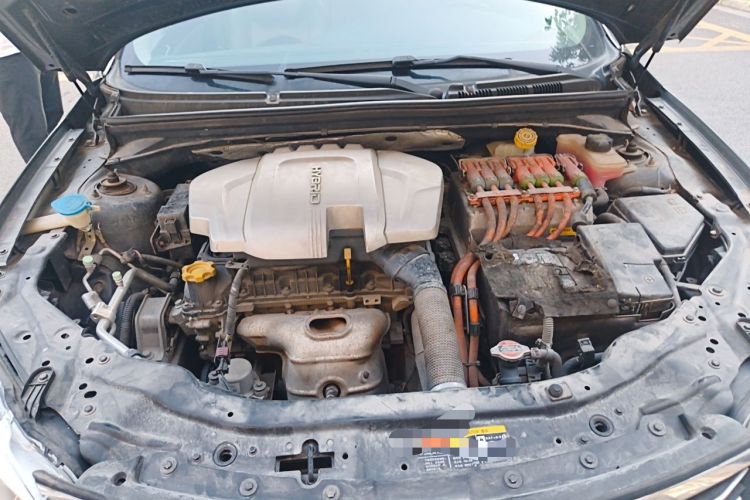 Used Roewe e550 2016 Deluxe Edition Engine Bay