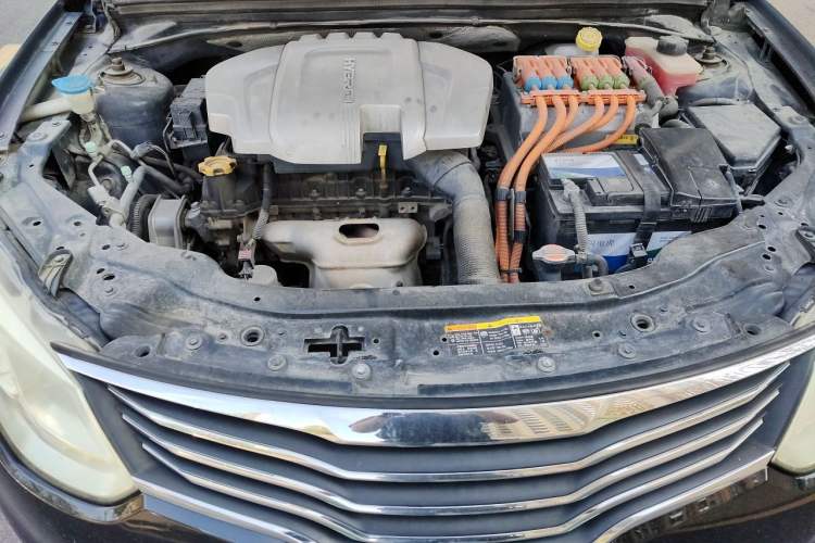 Used Roewe e550 2016 Deluxe Edition Engine Bay