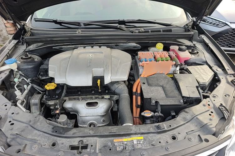 Used Roewe e550 2016 Deluxe Edition Engine Bay
