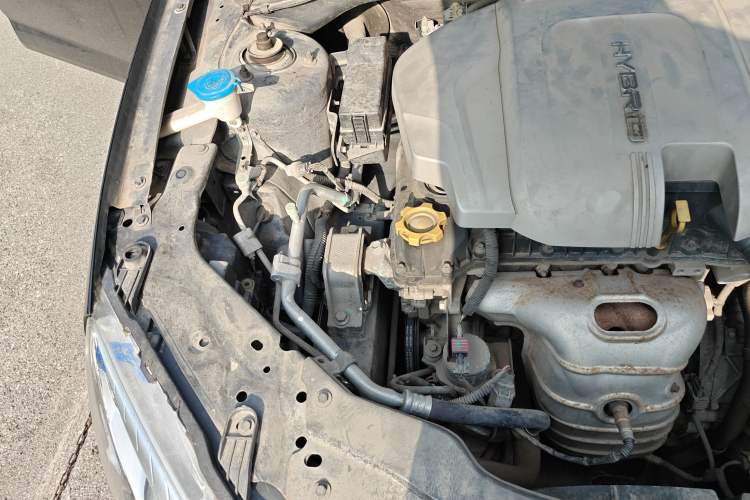Used Roewe e550 2016 Flagship Edition Engine Bay Right