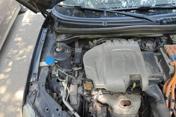 Used Roewe e550 2016 Deluxe Edition Engine Bay Right