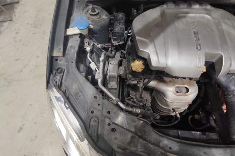 Used Roewe e550 2016 Flagship Edition Engine Bay Right