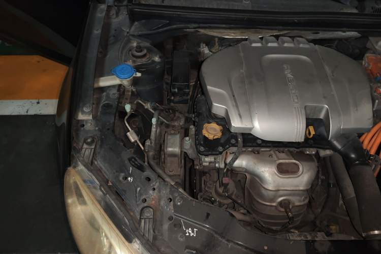 Used Roewe e550 2016 Deluxe Edition Engine Bay Right