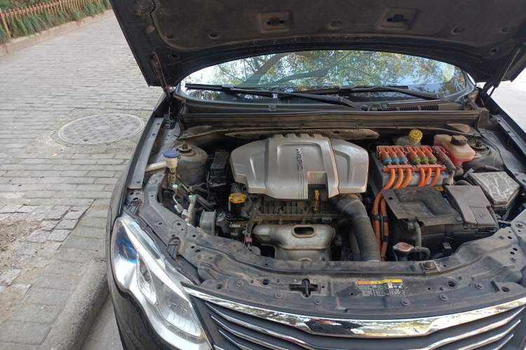 Used Roewe e550 2016 Deluxe Edition Engine Bay Right
