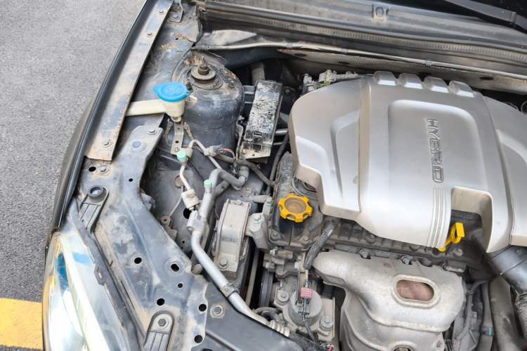 Used Roewe e550 2016 Flagship Edition Engine Bay Right