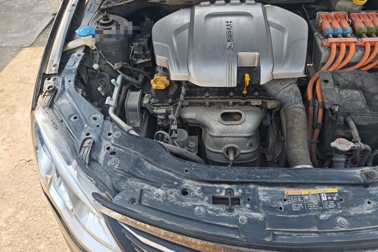 Used Roewe e550 2016 Deluxe Edition Engine Bay Right