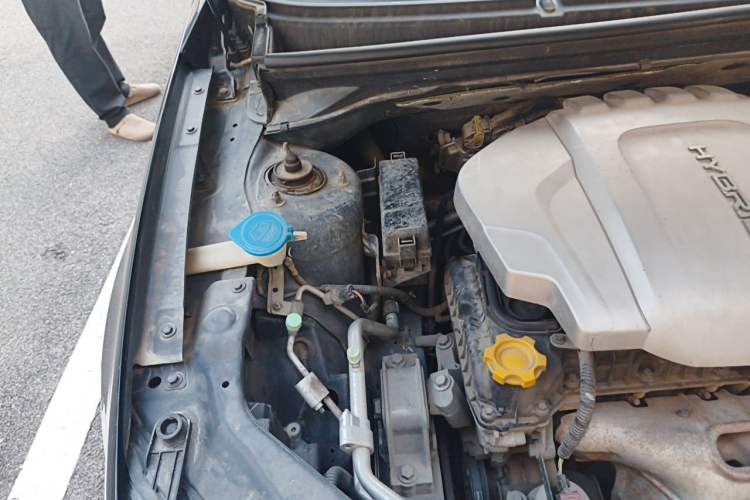 Used Roewe e550 2016 Deluxe Edition Engine Bay Right